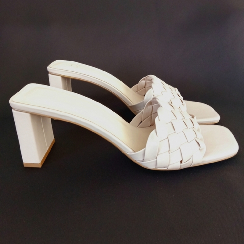 H by HALSTON Pale Pink Slide Sandal Women's Size 9.5